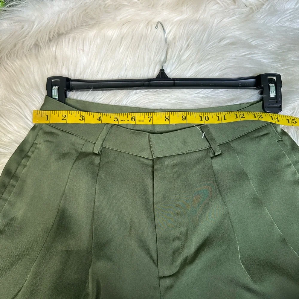 NWOT Anthropologie‎ bishop + young olive green Silky Bermuda Shorts